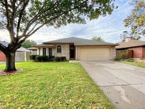 Building Photo - 2800 Kempton Dr