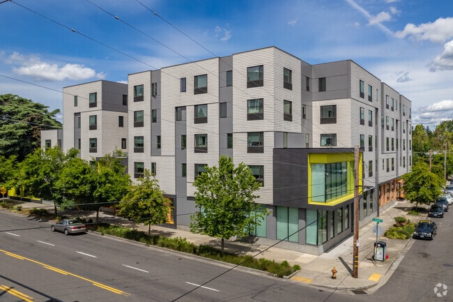 Building Photo - Glisan Commons