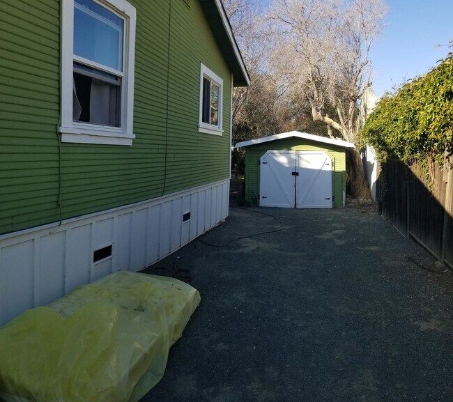Building Photo - Jeffrey and Foothill Properties