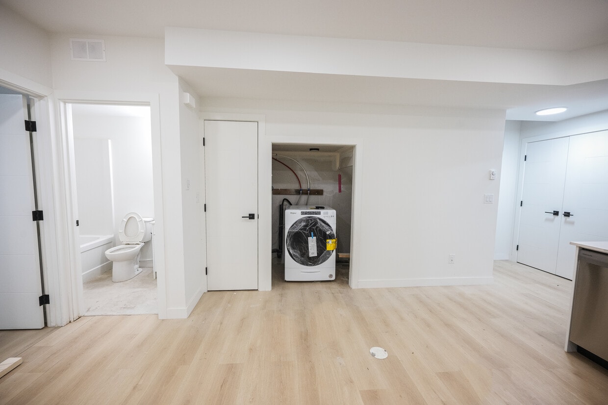 Building Photo - 412 Ferry Rd