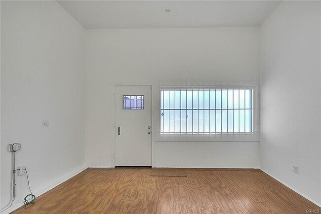 Foto del edificio - 1135 N La Brea Ave