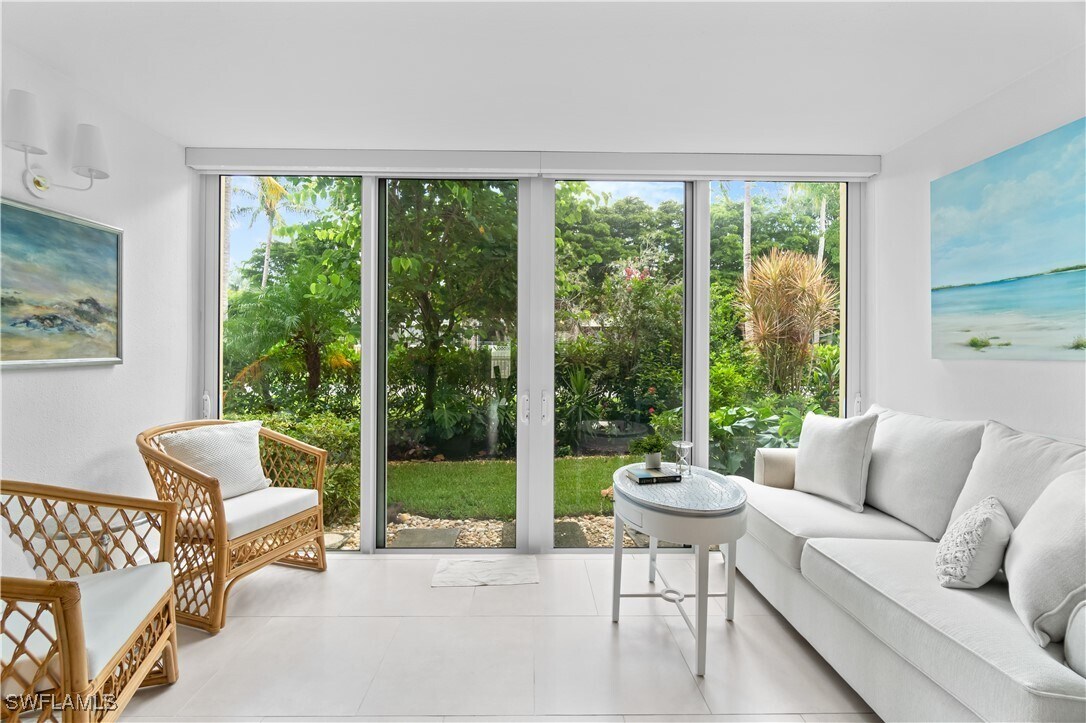 Foto principal - 900 8th Ave S