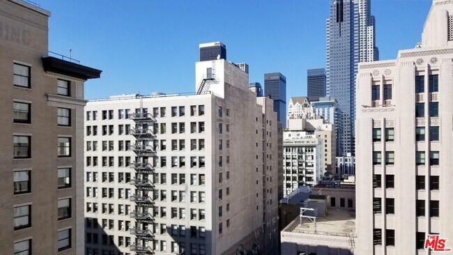 Foto del edificio - 460 S Spring St