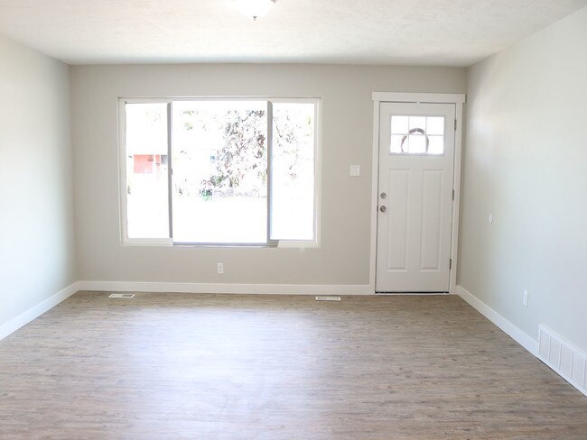 Foto del edificio - 1002 E Platinum Way