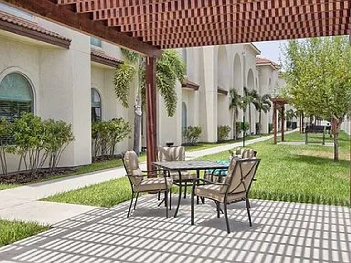 Foto del edificio - Apt 10 -1413 E Keeton Ave - McAllen