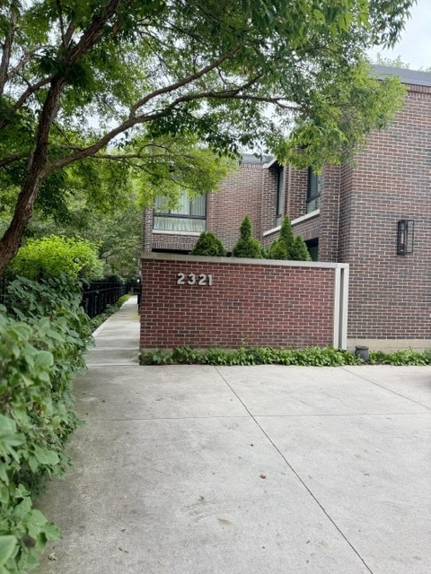 Building Photo - 2321 N Geneva Terrace