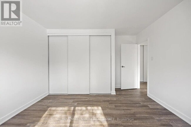 Building Photo - 201 Lindsay St S