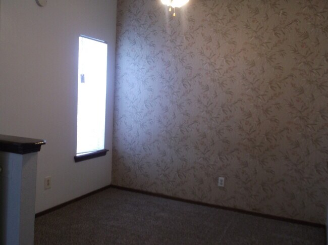 Foto del edificio - 2 Bed, 1 1/2 Bath, 1 Car Garage