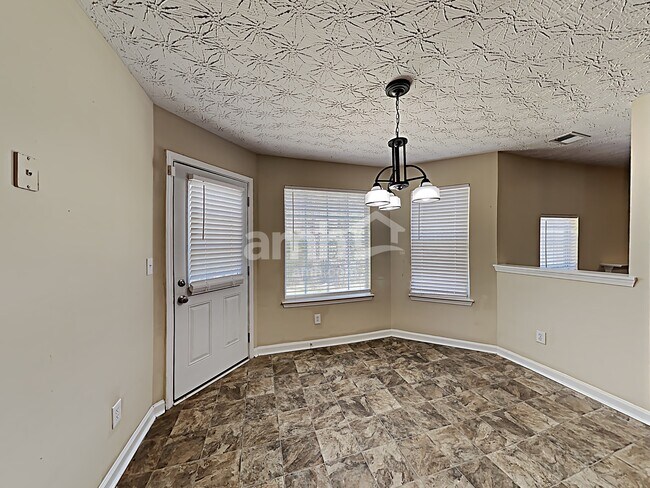 Foto del edificio - 233 Biltmore Way