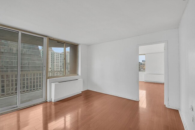 Building Photo - 50 Lexington Ave