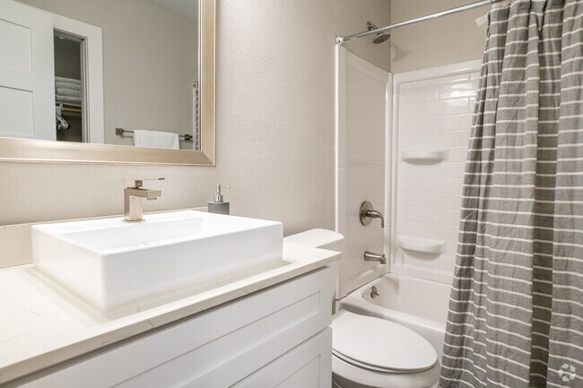 1BR Studio - 454SF - 3503 Harmon Ave