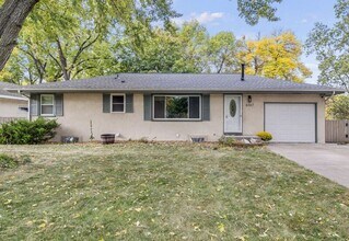 Building Photo - 6367 Zinnia Ln N