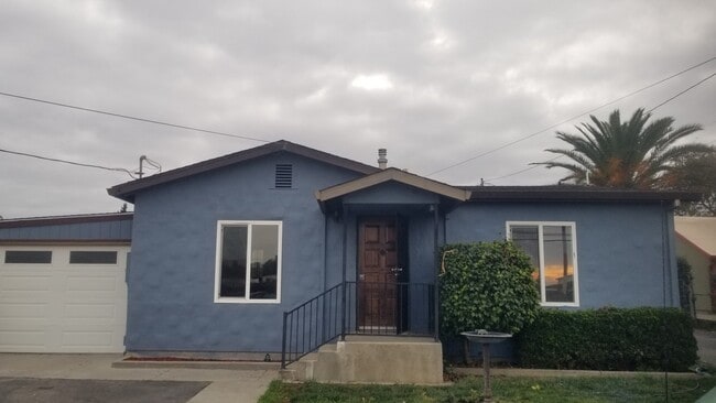 Building Photo - 120 Buena Vista Dr