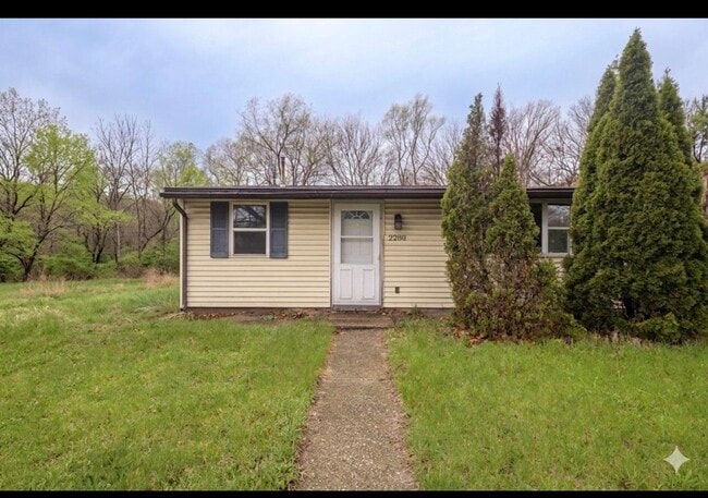 Building Photo - 2280 Roosevelt Pl