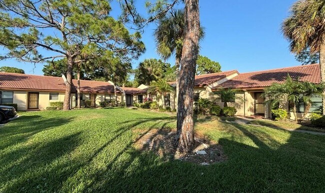 Building Photo - 3677 Longmeadow Dr