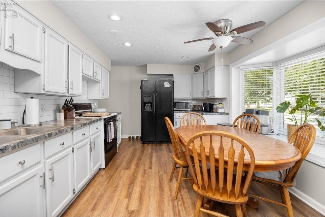 154 Oakwood Dr Avon Lake, OH 44012 – photo 1 of 19