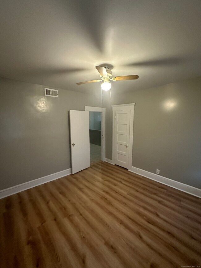 Building Photo - 357 Pearl St