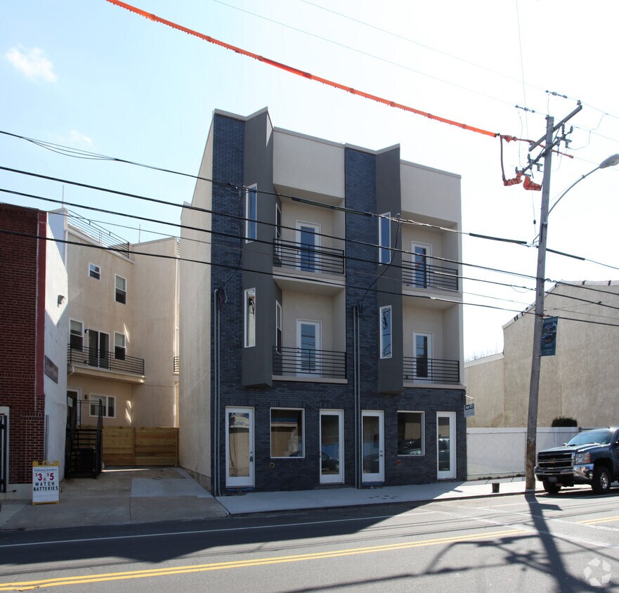 Primary Photo - 1611-1613 Frankford Ave