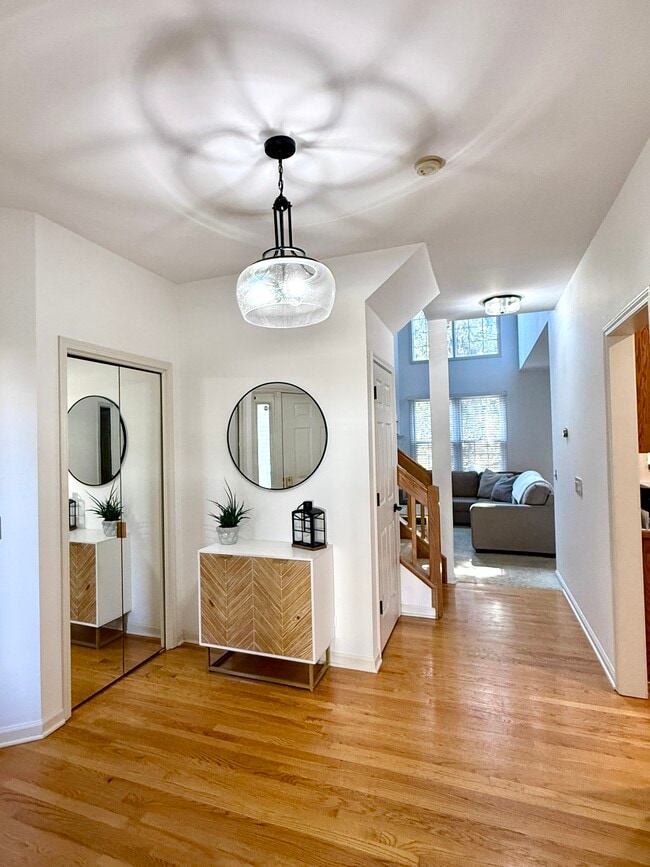 Building Photo - 1005 Middleton Pl