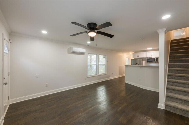 Foto del edificio - 2027 Lois Pl NW