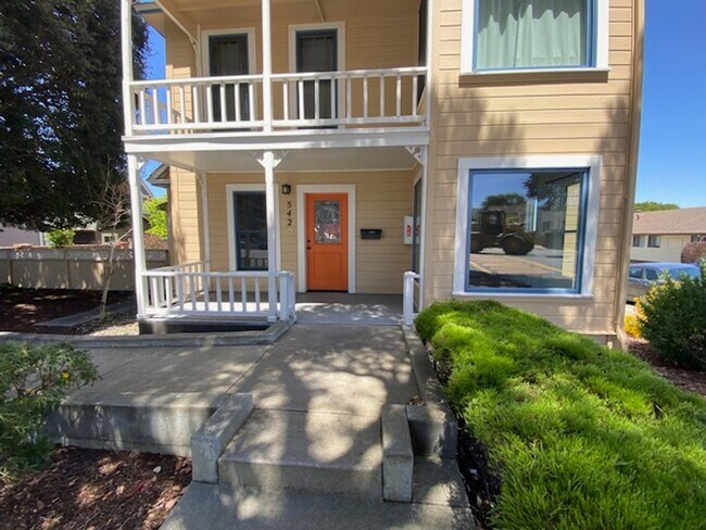 Foto del edificio - 542 Pine Ave