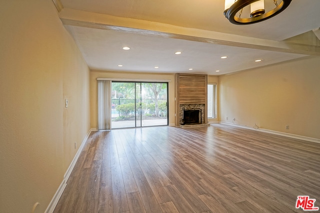 Building Photo - 5760 Owensmouth Ave