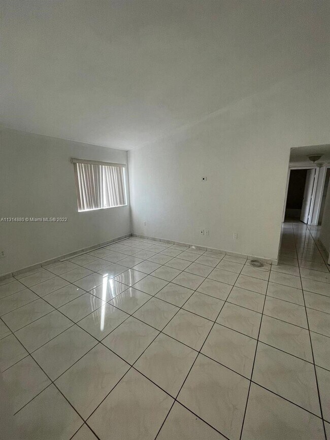 Foto del edificio - 17346 NW 74th Ave