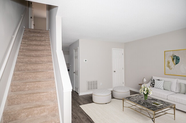 2BR Townhome! - (Transitioned) Summit at 501