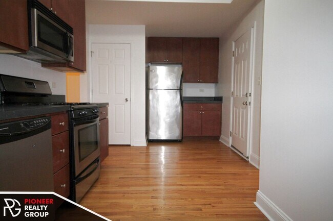 Foto del edificio - 3428 W Parker Ave