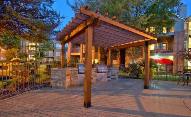 Building Photo - 2 bedroom in Tomball TX 77375