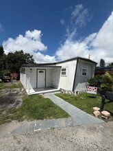 Building Photo - 4732 SW 46th Ln
