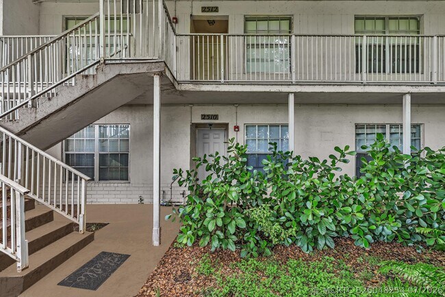 Building Photo - 2510 Riverside Dr