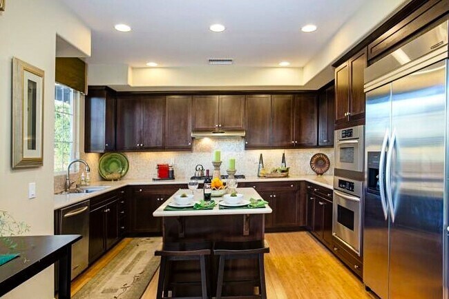 Foto del edificio - 1029 Breakaway Dr
