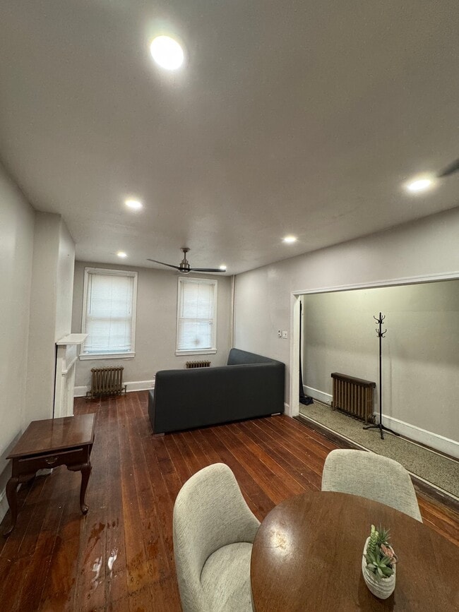 Photo - 2422 Brown St House