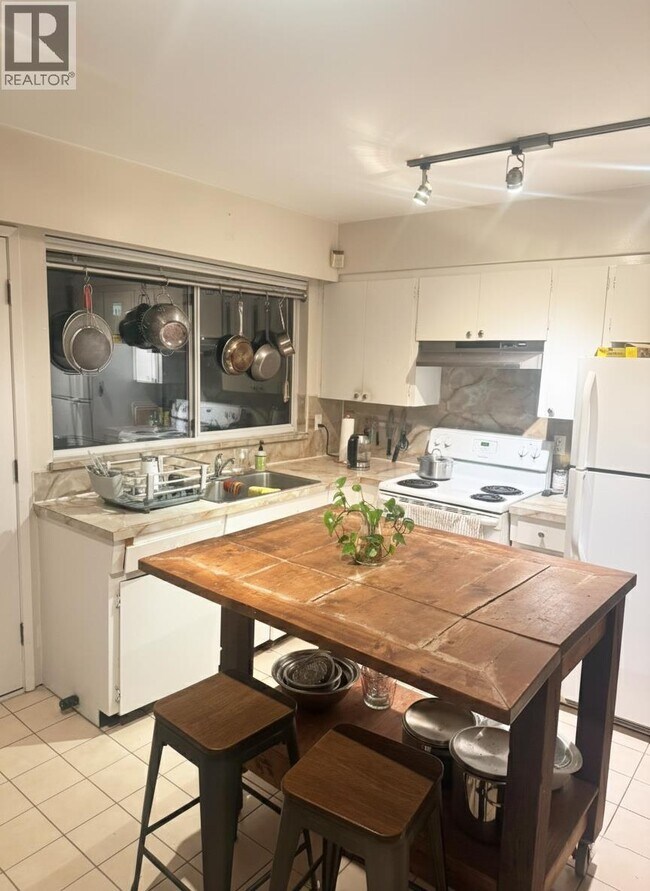 Photo du bâtiment - 1203 E 13th Ave