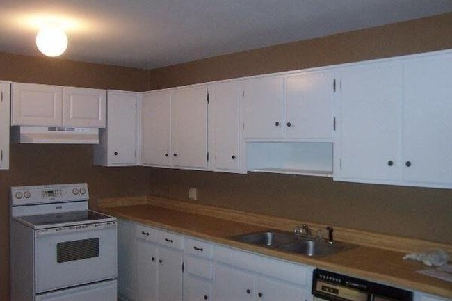 Building Photo - 411 Fenton St