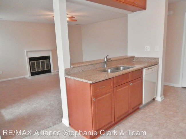 Building Photo - 2 br, 2 bath House - 1801 Chantilly Court