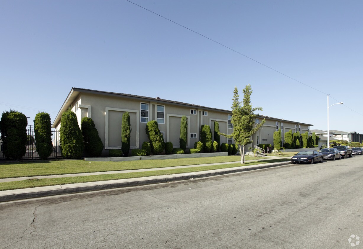 Primary Photo - 15850 Landmark Dr