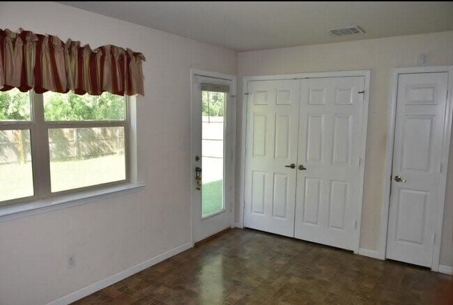 Foto del edificio - 39090 Prairie North Dr