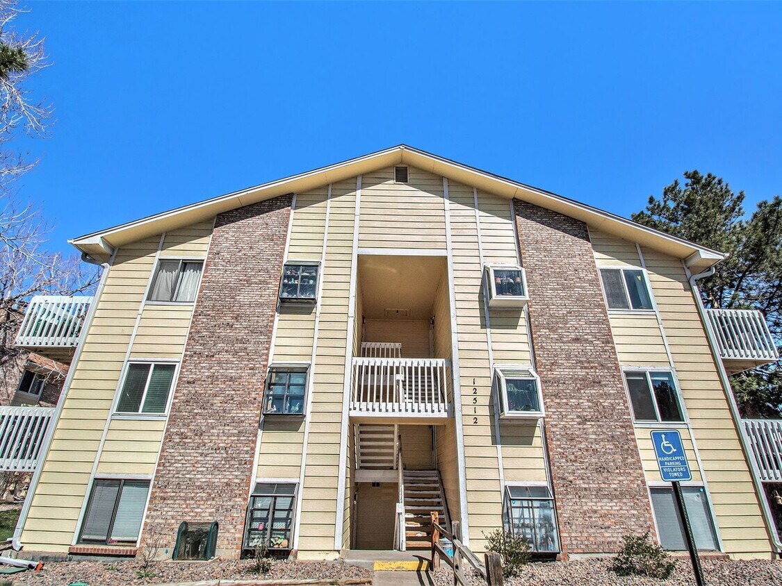 Foto principal - 12512 E Cornell Ave