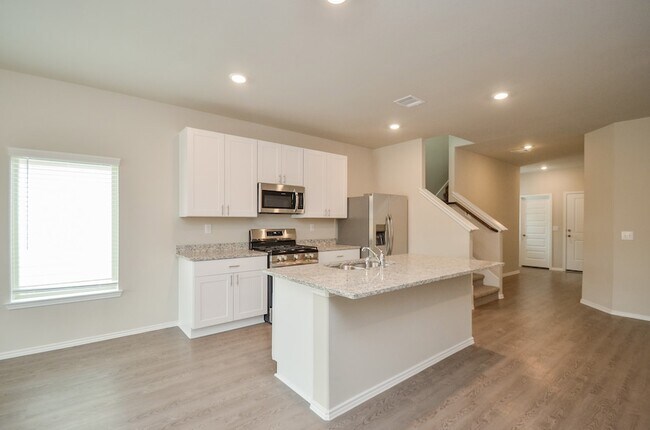 Building Photo - 25513 Blossom Ct