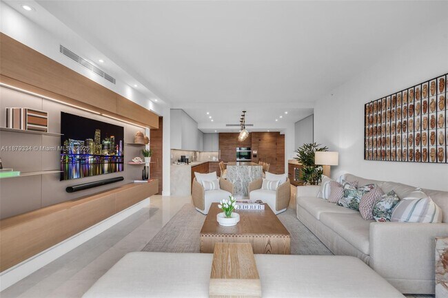 Building Photo - 251 Crandon Blvd