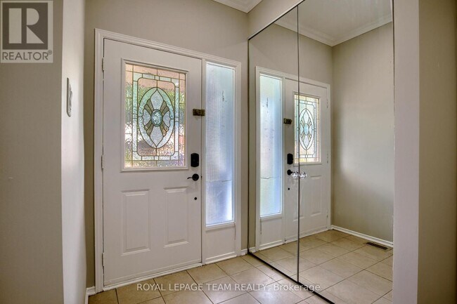 Building Photo - 379 Stoneway Dr