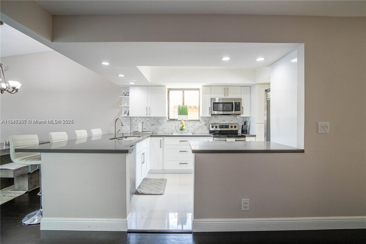 Foto principal - 874 NW 79th Ter