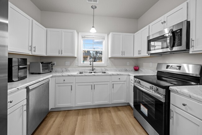 Foto del edificio - 243 Shallowbag Bay Ln