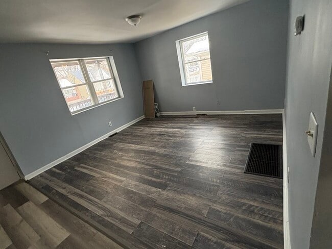 Building Photo - 1022 Byrd Ave