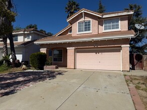 Building Photo - 1689 Woodland Ct