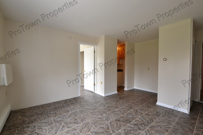 Foto del edificio - 226 N Broadway St