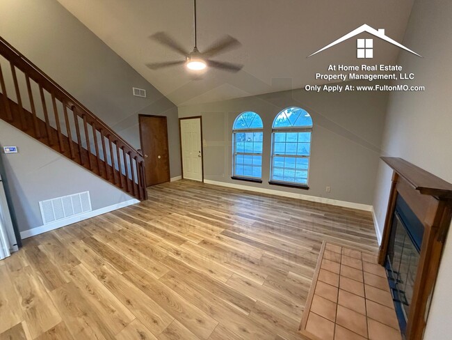 Building Photo - 2711 Mayflower Dr