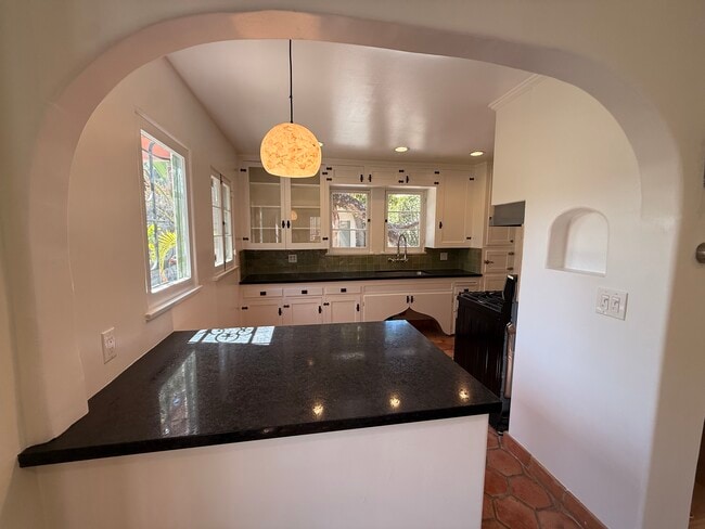 Building Photo - 939 Hammond St